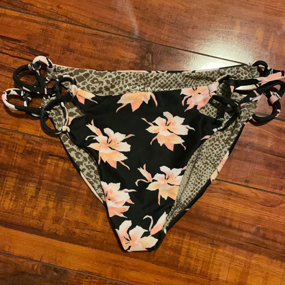 Acacia aloha bottom